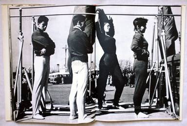 Sample page 9 for book  William Klein – Moskau
