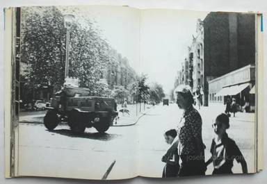 Sample page 9 for book Bernard Larsson – Die ganze Stadt Berlin. Politische Fotos