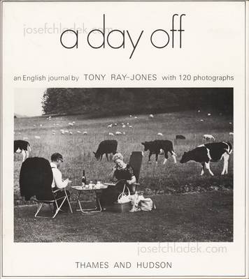  Tony Ray-Jones - A day off (Front)